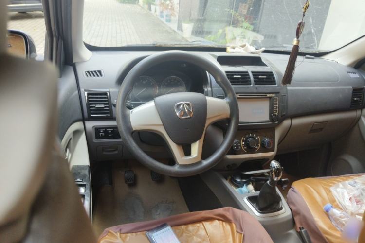 Used BAIC Weiwang M20 2014 1.5L practical type BJ415A Steering Wheel