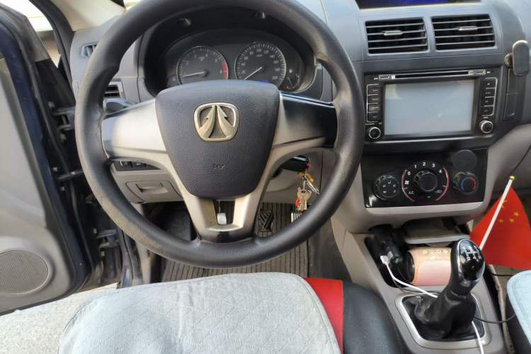 Used BAIC Weiwang M20 2014 1.5L practical type BJ415A Steering Wheel