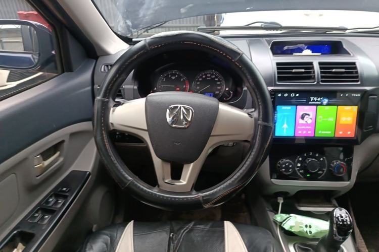 Used BAIC Weiwang M20 2014 1.5L Basic Version BJ415B Steering Wheel