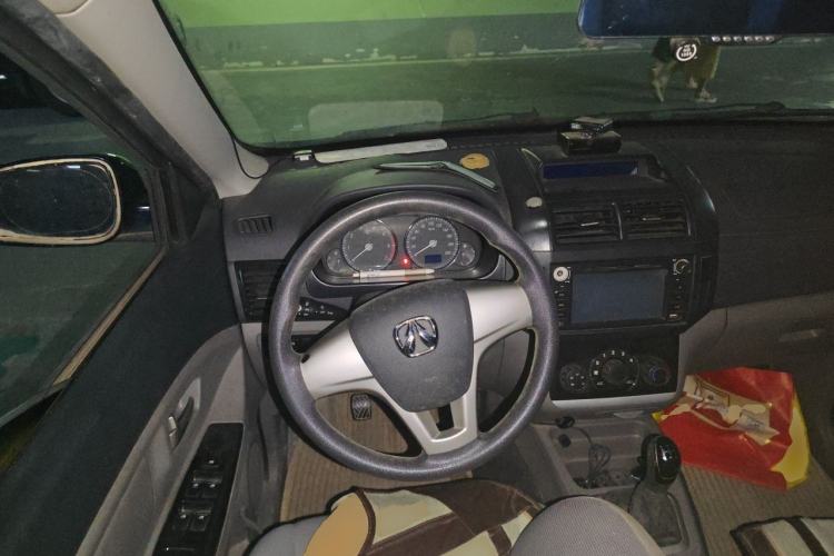 Used BAIC Weiwang M20 2014 1.5L practical type BJ415A Steering Wheel
