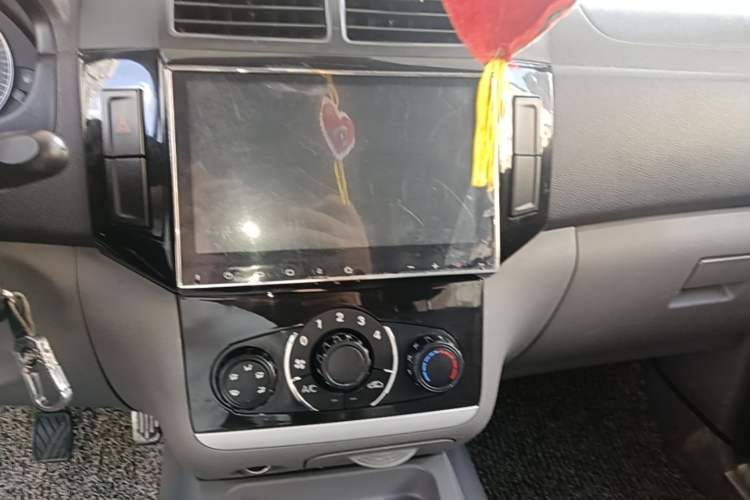Used BAIC Weiwang M20 2014 1.5L practical type BJ415A Audio And AC Panel