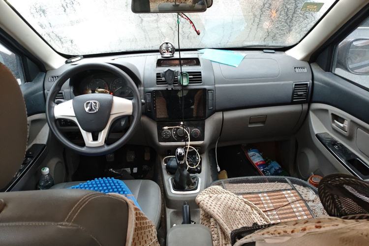 Used BAIC Weiwang M20 2014 1.5L practical type BJ415A Center Console