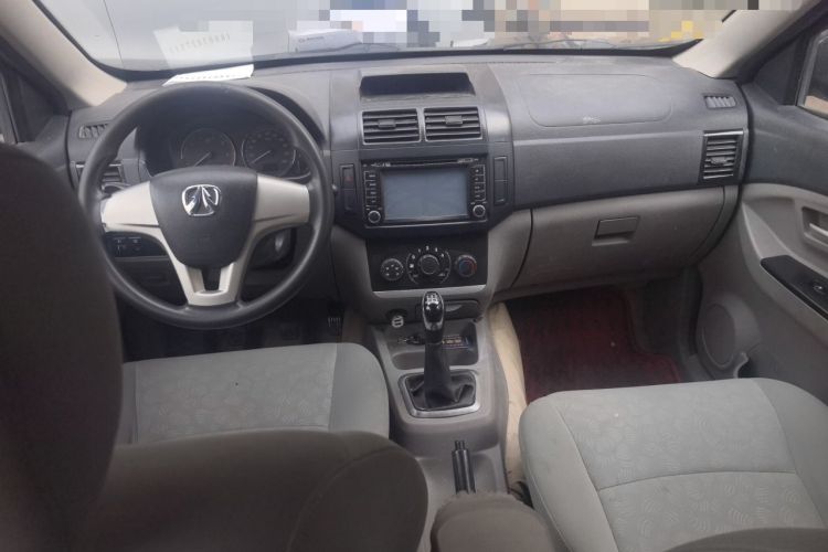 Used BAIC Weiwang M20 2014 1.5L practical type BJ415A Center Console