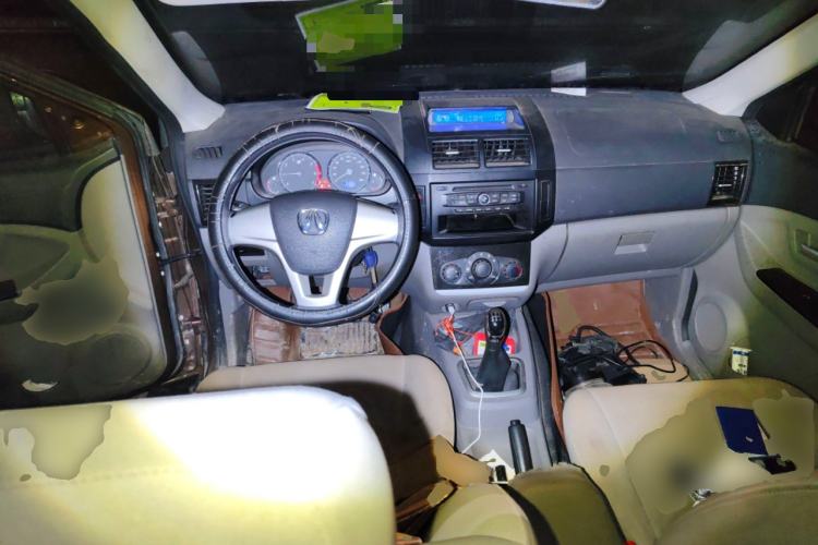 Used BAIC Weiwang M20 2014 1.5L practical type BJ415A Center Console