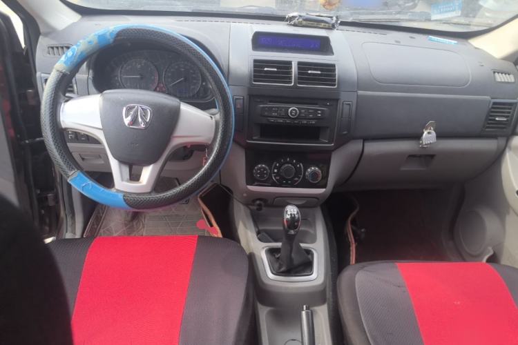 Used BAIC Weiwang M20 2014 1.5L practical type BJ415A Center Console