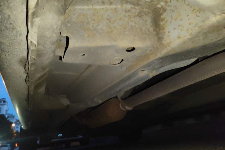 Used BAIC Weiwang M20 2014 1.5L Basic Version DAM15DL Chassis Front Right