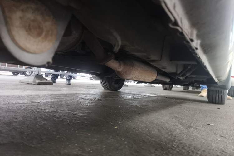 Used BAIC Weiwang M20 2014 1.5L practical type BJ415A Chassis Rear Right