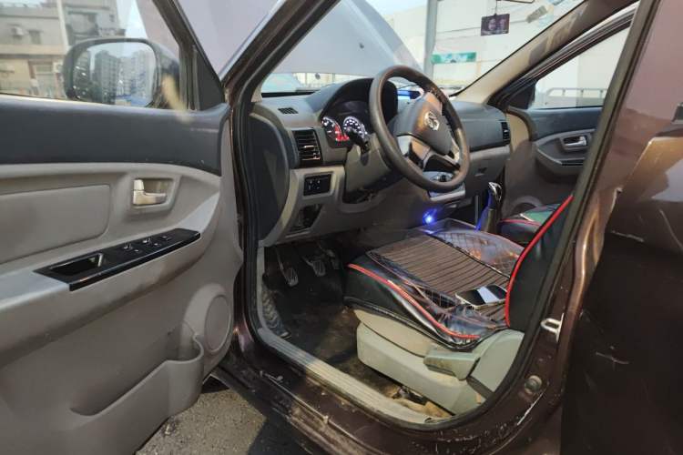 Used BAIC Weiwang M20 2014 1.5L practical type BJ415A Driver Seat