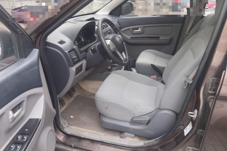 Used BAIC Weiwang M20 2014 1.5L practical type BJ415A Driver Seat