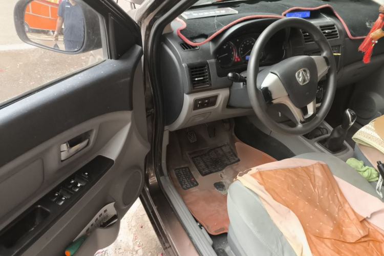 Used BAIC Weiwang M20 2014 1.5L practical type BJ415A Driver Seat