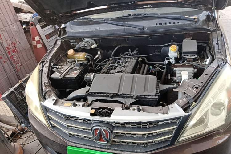 Used BAIC Weiwang M20 2014 1.5L practical type BJ415A Engine Bay