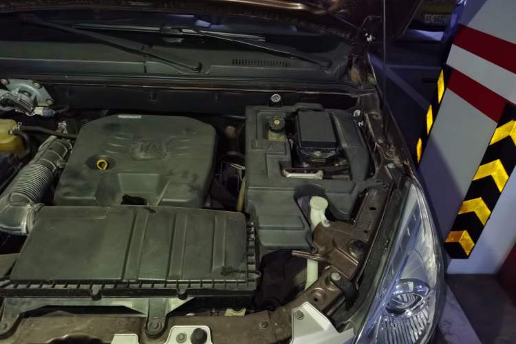 Used BAIC Weiwang M20 2014 1.5L Basic Version DAM15DL Engine Bay Left