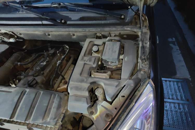 Used BAIC Weiwang M20 2014 1.5L Basic Version DAM15DL Engine Bay Left
