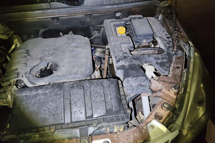 Used BAIC Weiwang M20 2014 1.5L practical type BJ415A Engine Bay Left
