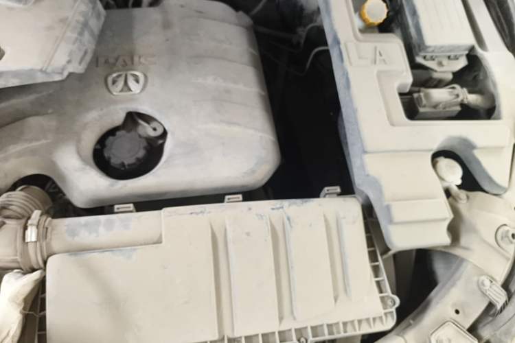Used BAIC Weiwang M20 2014 1.5L practical type BJ415A Engine Bay Left