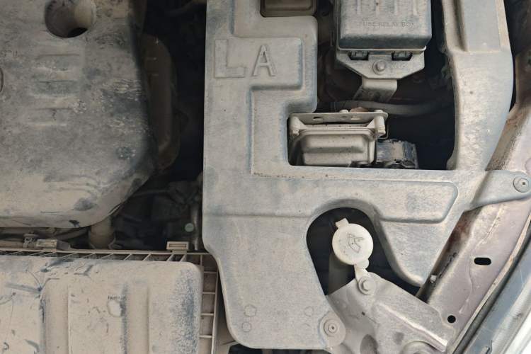 Used BAIC Weiwang M20 2014 1.5L Standard DAM15DL Engine Bay Left