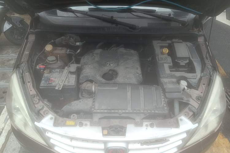 Used BAIC Weiwang M20 2014 1.5L practical type BJ415A Engine Bay