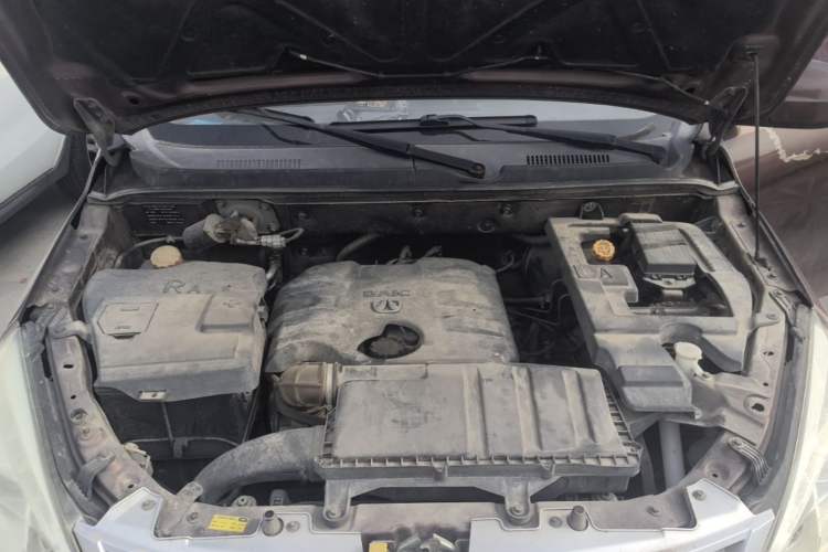 Used BAIC Weiwang M20 2014 1.5L practical type BJ415A Engine Bay