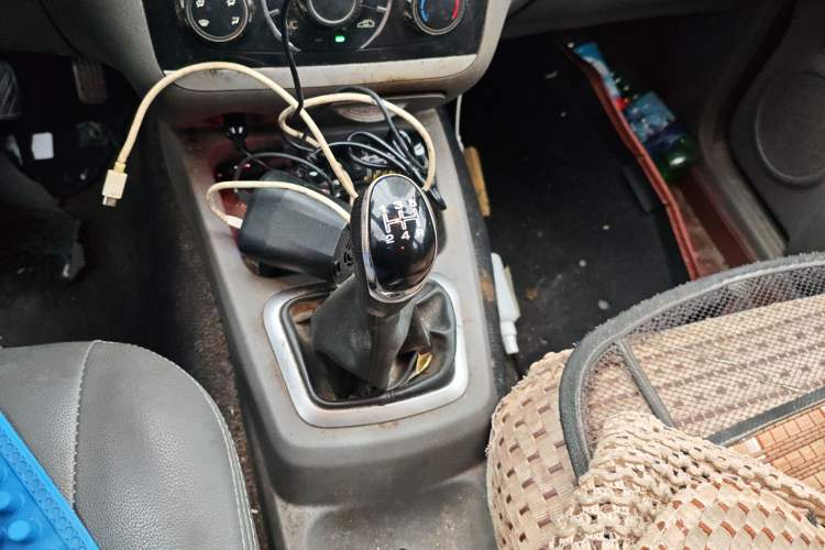 Used BAIC Weiwang M20 2014 1.5L practical type BJ415A Gear Lever