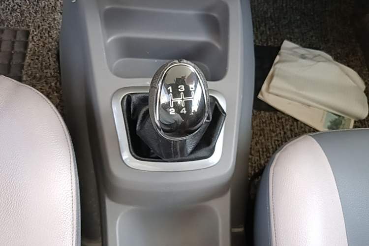 Used BAIC Weiwang M20 2014 1.5L practical type BJ415A Gear Lever