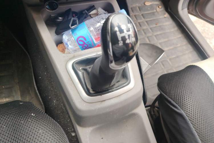 Used BAIC Weiwang M20 2014 1.5L practical type BJ415A Gear Lever