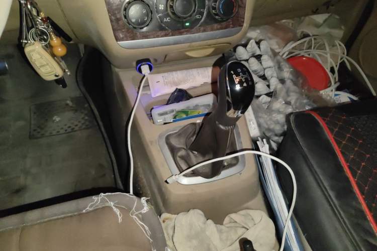 Used BAIC Weiwang M20 2014 1.5L Basic Version DAM15DL Gear Lever