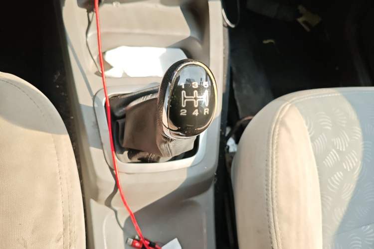 Used BAIC Weiwang M20 2014 1.5L Basic Version DAM15DL Gear Lever