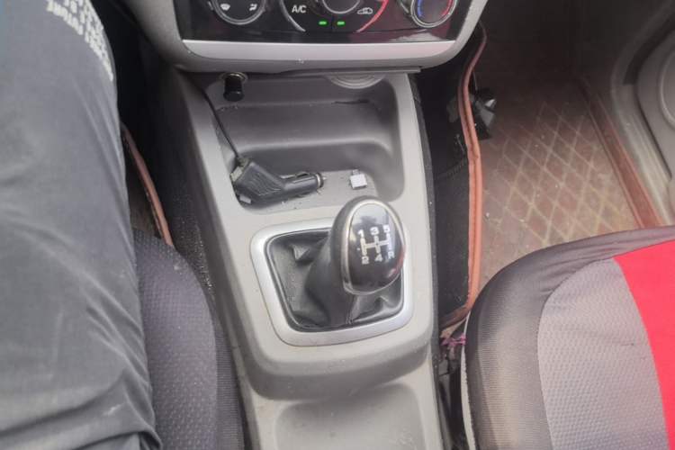 Used BAIC Weiwang M20 2014 1.5L practical type BJ415A Gear Lever