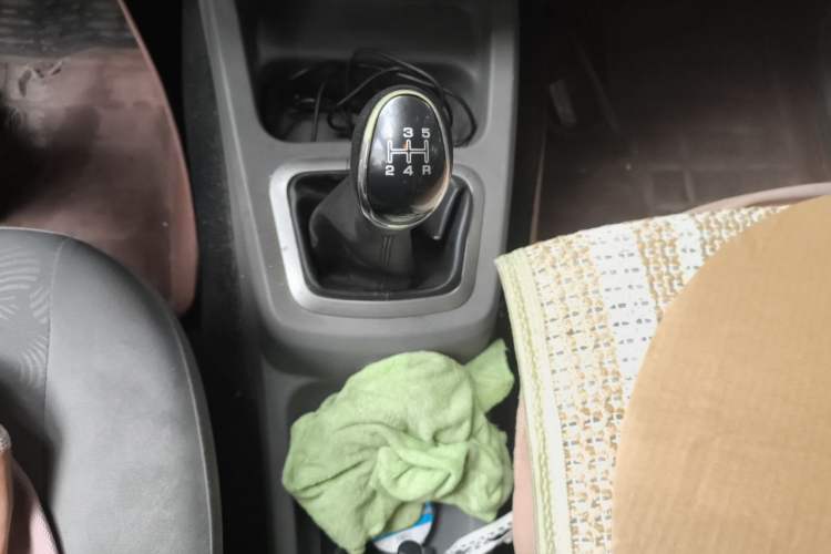 Used BAIC Weiwang M20 2014 1.5L practical type BJ415A Gear Lever