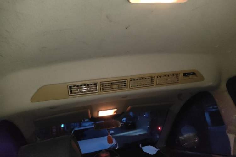 Used BAIC Weiwang M20 2014 1.5L Basic Version DAM15DL Headliner