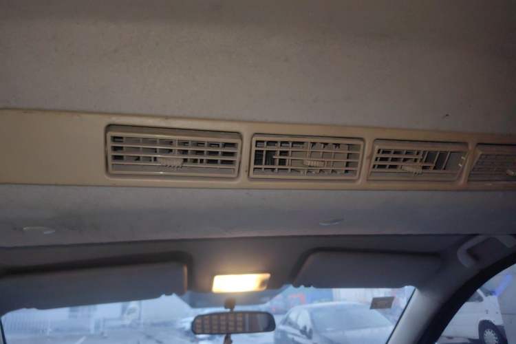 Used BAIC Weiwang M20 2014 1.5L practical type BJ415A Headliner