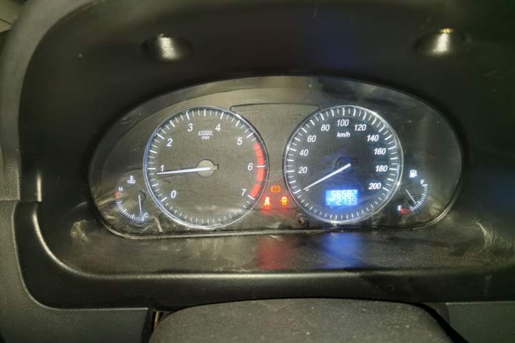 Used BAIC Weiwang M20 2014 1.5L Basic Version DAM15DL Instrument Cluster