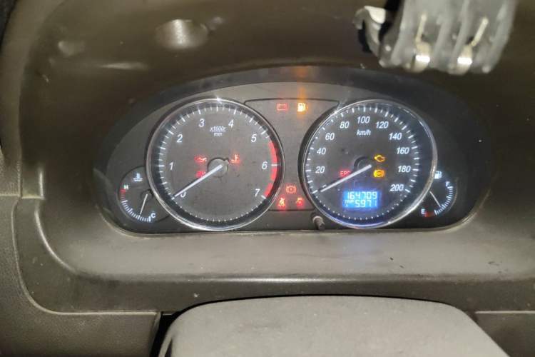 Used BAIC Weiwang M20 2014 1.5L Basic Version DAM15DL Instrument Cluster
