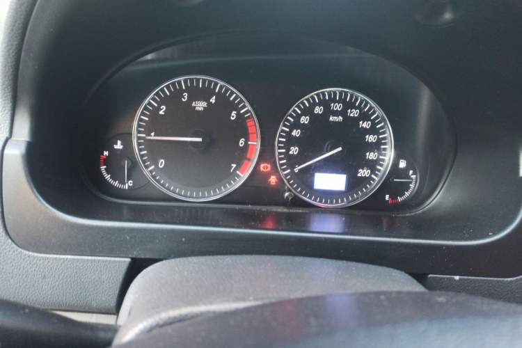Used BAIC Weiwang M20 2014 1.5L Basic Version DAM15DL Instrument Cluster