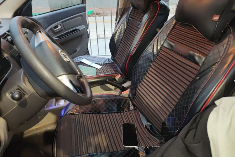 Used BAIC Weiwang M20 2014 1.5L practical type BJ415A Left Front Seat