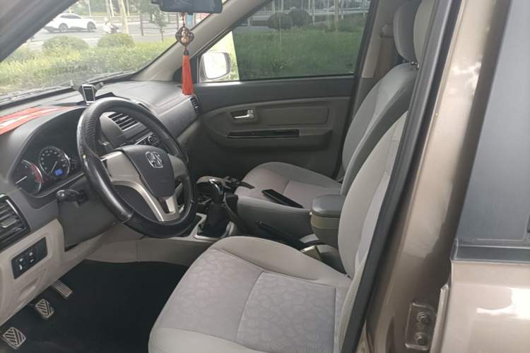 Used BAIC Weiwang M20 2014 1.5L Basic Version DAM15DL Left Front Seat