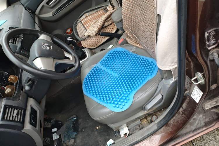 Used BAIC Weiwang M20 2014 1.5L practical type BJ415A Left Front Seat