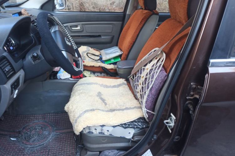 Used BAIC Weiwang M20 2014 1.5L Basic Version DAM15DL Left Front Seat