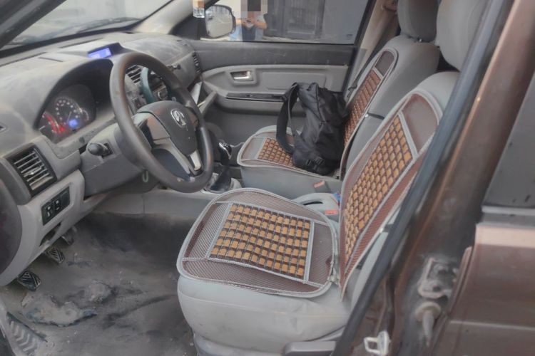 Used BAIC Weiwang M20 2014 1.5L practical type BJ415A Left Front Seat