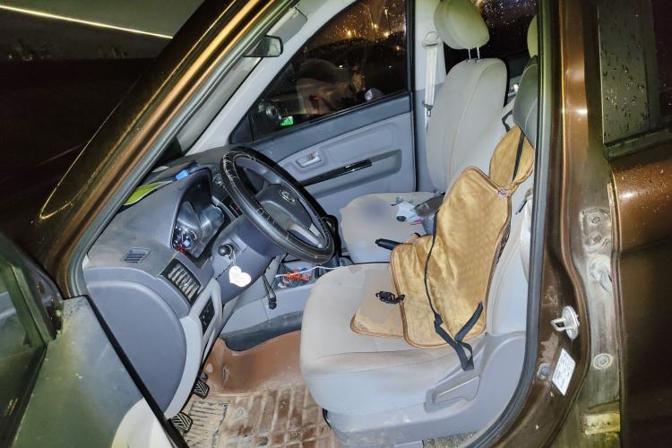 Used BAIC Weiwang M20 2014 1.5L practical type BJ415A Left Front Seat