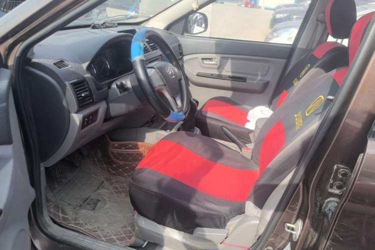 Used BAIC Weiwang M20 2014 1.5L practical type BJ415A Left Front Seat