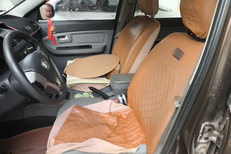 Used BAIC Weiwang M20 2014 1.5L practical type BJ415A Left Front Seat