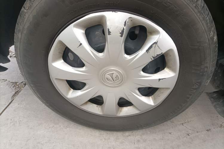 Used BAIC Weiwang M20 2014 1.5L Basic Version DAM15DL Left Front Wheel Hub
