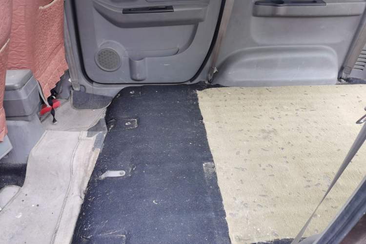 Used BAIC Weiwang M20 2014 1.5L Basic Version BJ415B Left Rear Seat