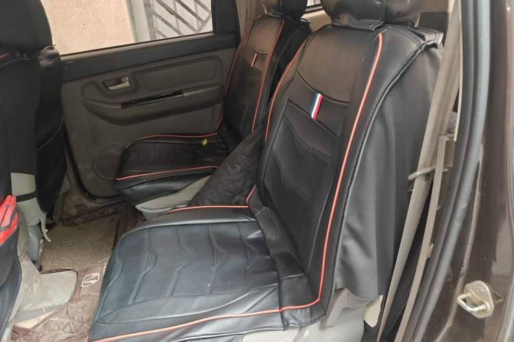 Used BAIC Weiwang M20 2014 1.5L practical type BJ415A Left Rear Seat