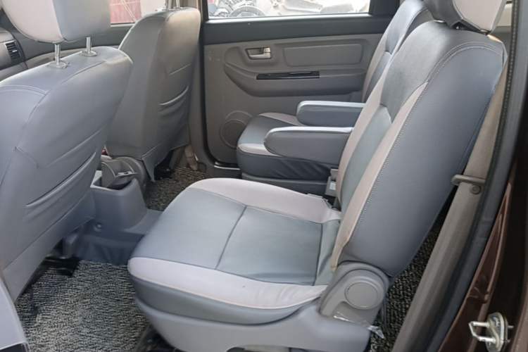 Used BAIC Weiwang M20 2014 1.5L practical type BJ415A Left Rear Seat