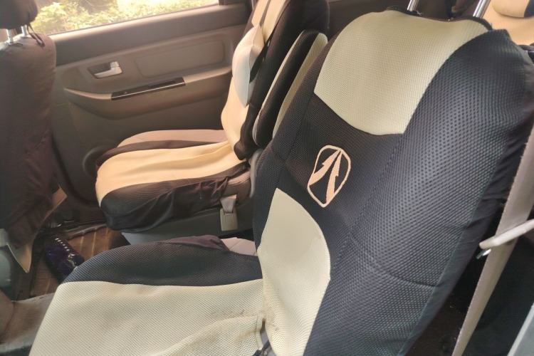 Used BAIC Weiwang M20 2014 1.5L practical type BJ415A Left Rear Seat