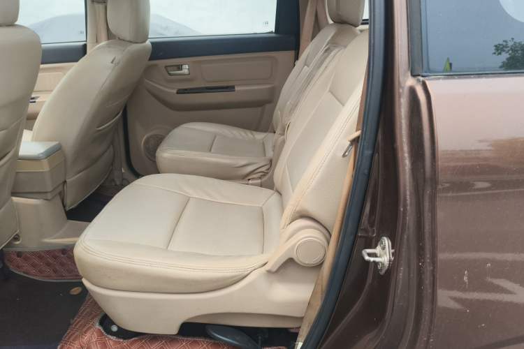 Used BAIC Weiwang M20 2014 1.5L Comfort version DAM15DL Left Rear Seat