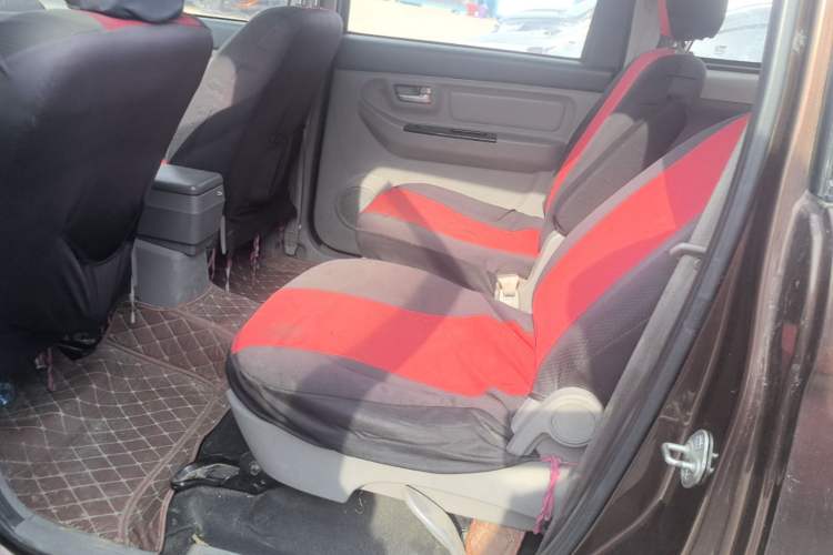 Used BAIC Weiwang M20 2014 1.5L practical type BJ415A Left Rear Seat