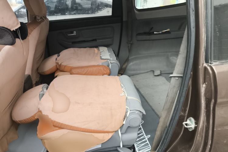 Used BAIC Weiwang M20 2014 1.5L practical type BJ415A Left Rear Seat